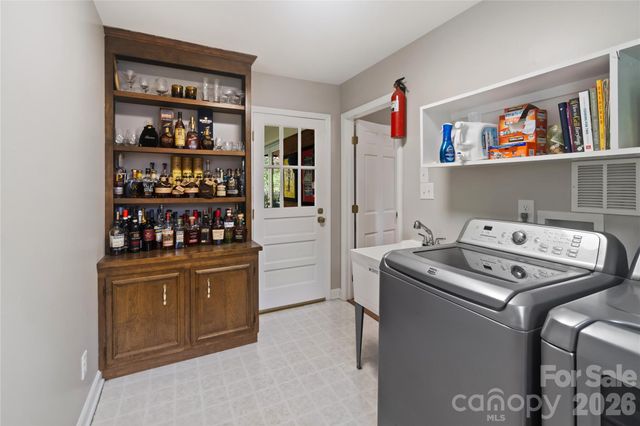 138 Dovershire Road, Charlotte, NC 28270