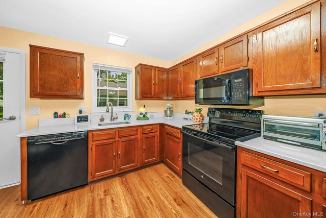 330 Brownfield Drive, Ridge, NY 11961