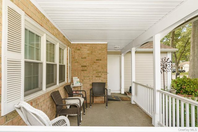 330 Brownfield Drive, Ridge, NY 11961