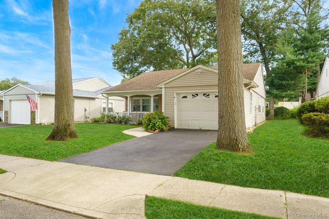 330 Brownfield Drive, Ridge, NY 11961
