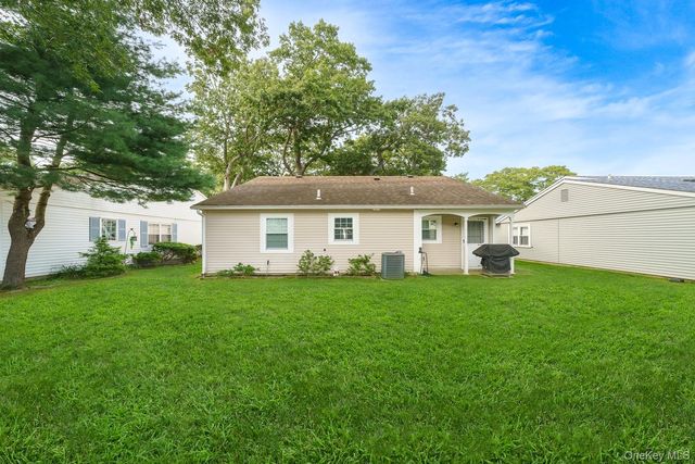 330 Brownfield Drive, Ridge, NY 11961