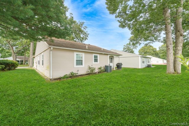 330 Brownfield Drive, Ridge, NY 11961