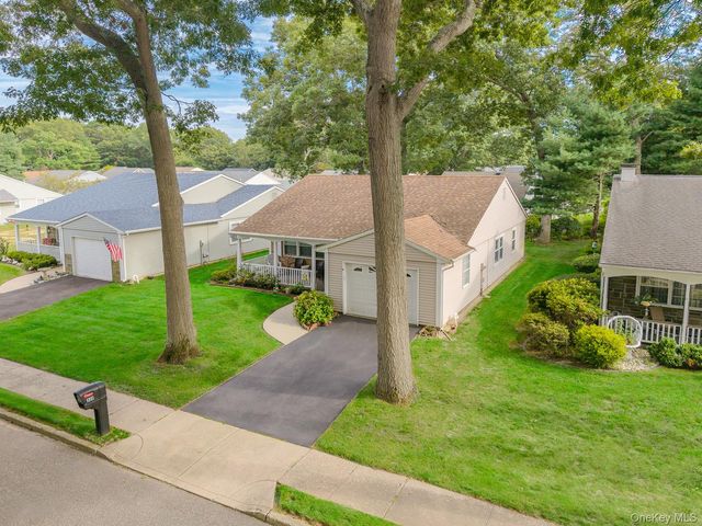 330 Brownfield Drive, Ridge, NY 11961