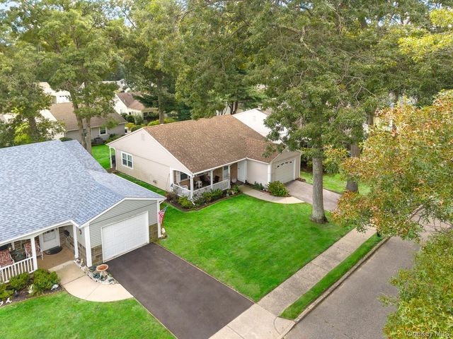 330 Brownfield Drive, Ridge, NY 11961