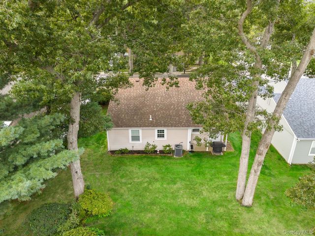 330 Brownfield Drive, Ridge, NY 11961
