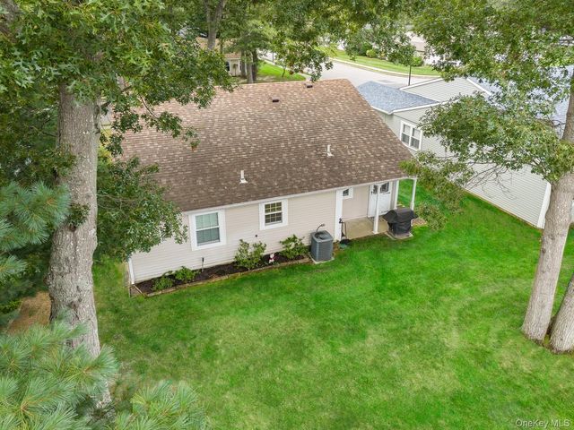 330 Brownfield Drive, Ridge, NY 11961