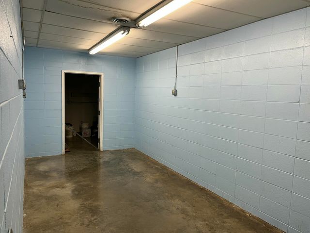 1332 W Sunshine Street, Springfield, MO 65807