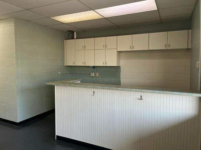 1332 W Sunshine Street, Springfield, MO 65807