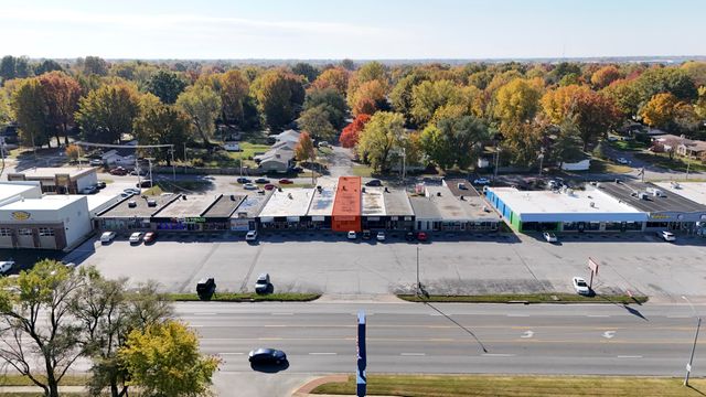 1332 W Sunshine Street, Springfield, MO 65807