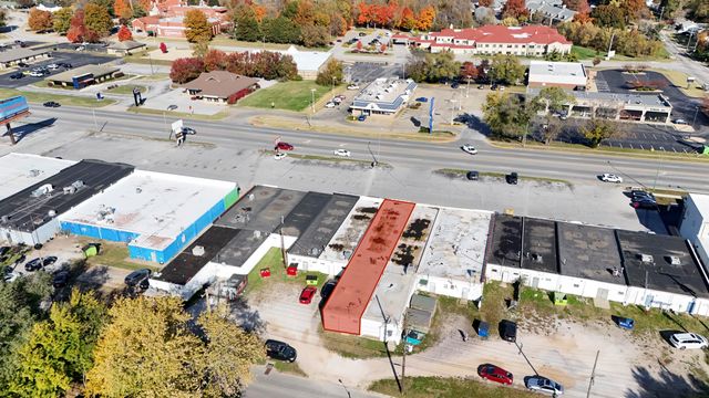 1332 W Sunshine Street, Springfield, MO 65807