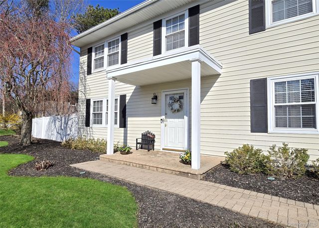 29 Loebel Street, Selden, NY 11784
