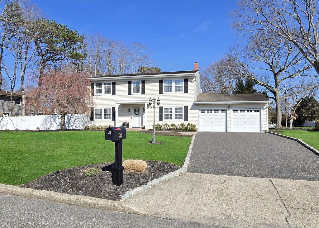 29 Loebel Street, Selden, NY 11784