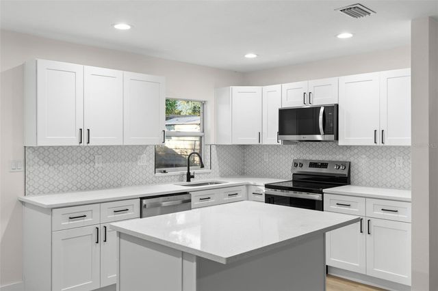 10202 N 25TH STREET, Tampa, FL 33612