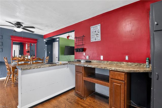 480 Pepper Mill LN, Norfolk, VA 23502