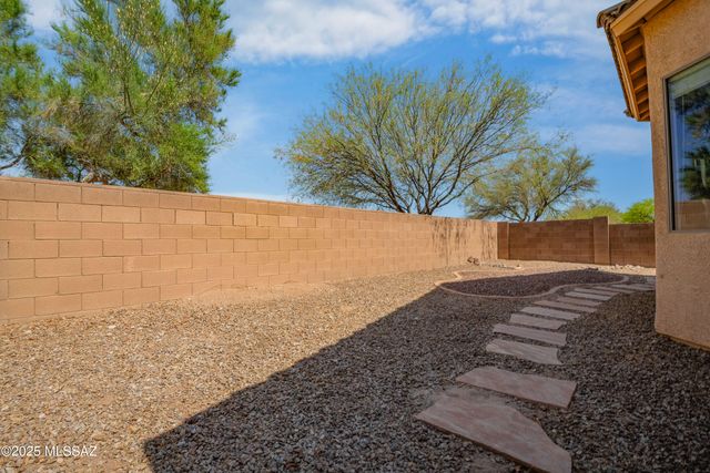 10613 S Miramar Canyon Pass, Vail, AZ 85641