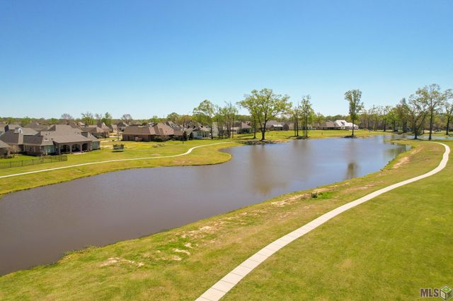 91 Rue Fraise, Zachary, LA 70791