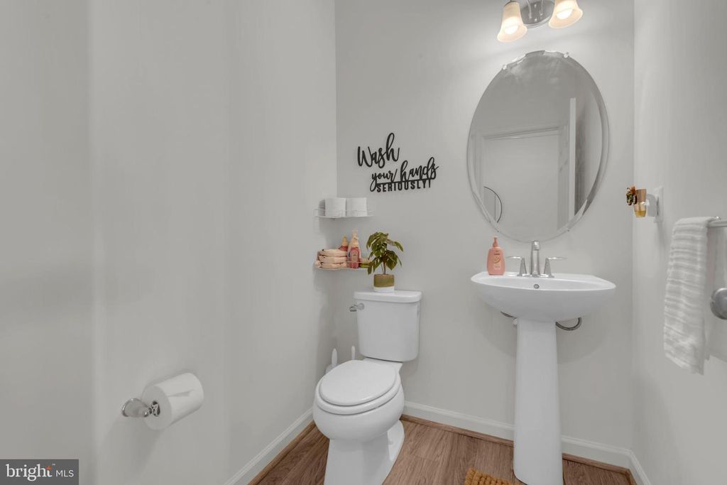 Image 20 of property listing at 335 ANNA CAROL DR, Stevensville, MD 21666