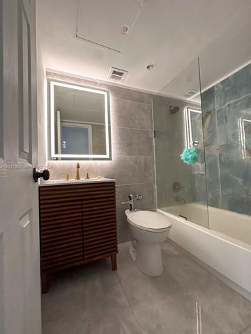1500 Bay Rd 264S, Miami Beach, FL 33139