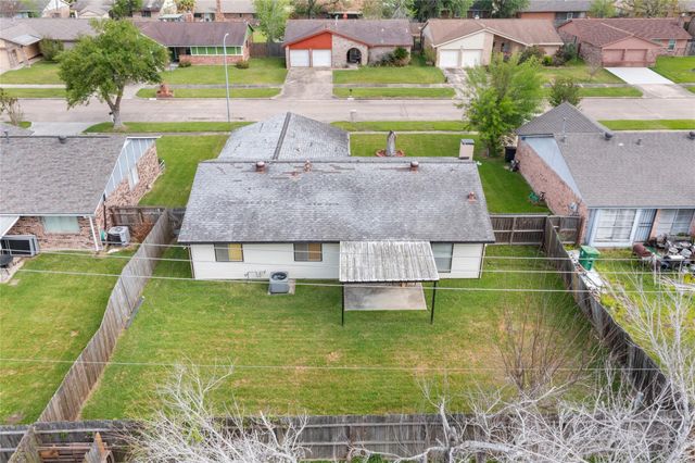 7023 Maczali Drive, Houston, TX 77489