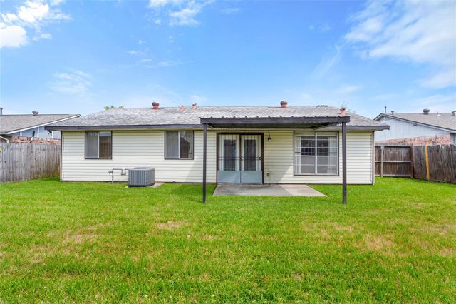 7023 Maczali Drive, Houston, TX 77489