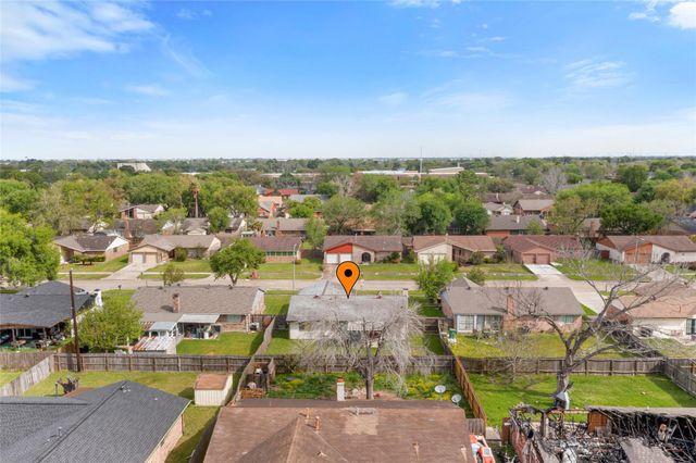 7023 Maczali Drive, Houston, TX 77489