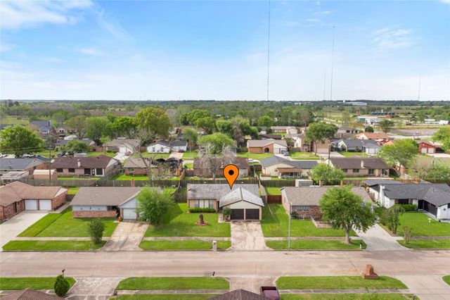 7023 Maczali Drive, Houston, TX 77489