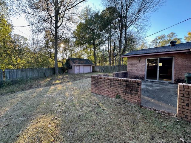 1143 Southland Park Drive, Shreveport, LA 71118