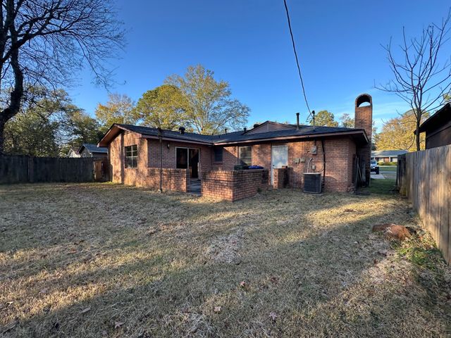 1143 Southland Park Drive, Shreveport, LA 71118