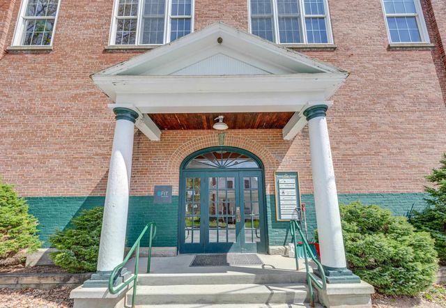 14 School Street, Bristol, VT 05443