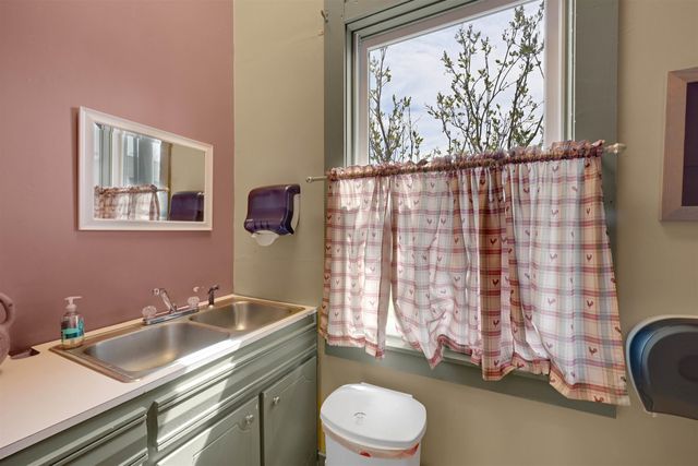 14 School Street, Bristol, VT 05443
