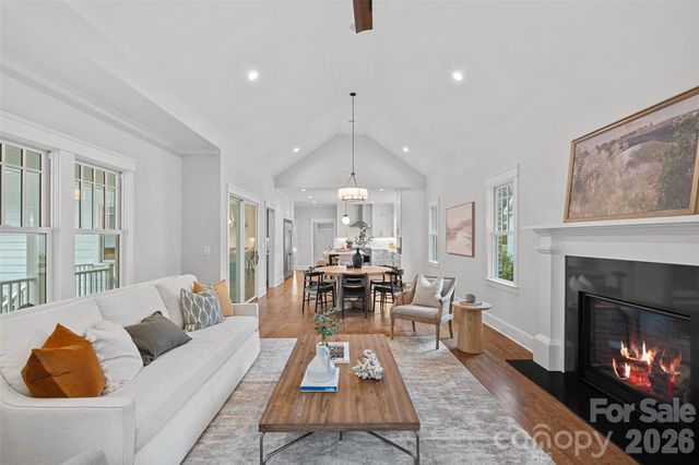 709 N Main Street, Davidson, NC 28036