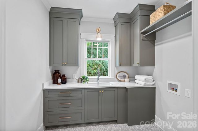 709 N Main Street, Davidson, NC 28036