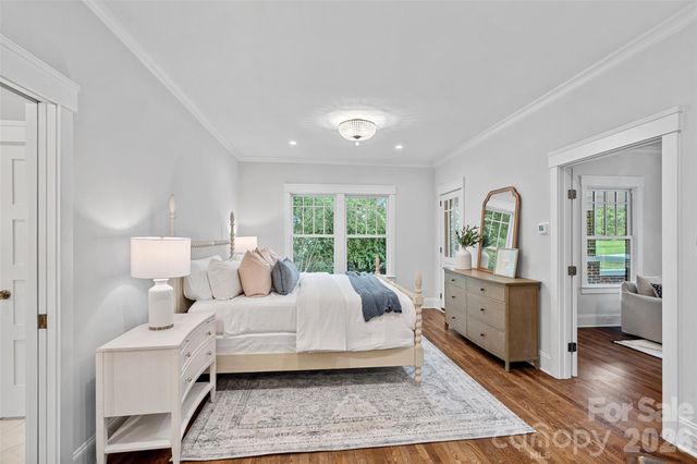 709 N Main Street, Davidson, NC 28036