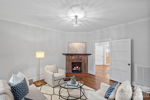 709 N Main Street, Davidson, NC 28036