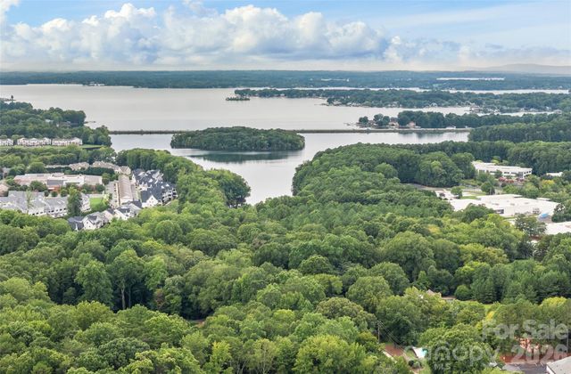 709 N Main Street, Davidson, NC 28036