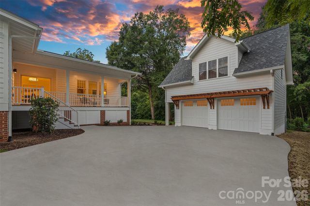 709 N Main Street, Davidson, NC 28036