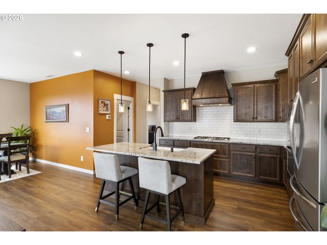 676 E WHITE OAK Ave, La Center, WA 98629