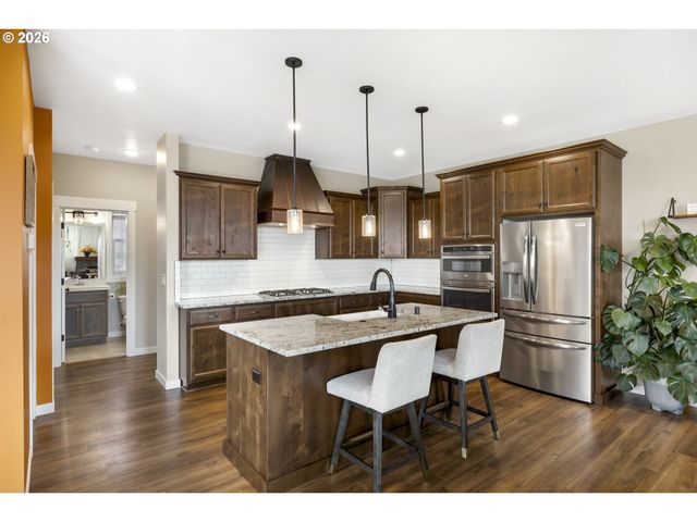 676 E WHITE OAK Ave, La Center, WA 98629