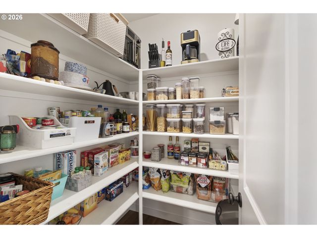 676 E WHITE OAK Ave, La Center, WA 98629