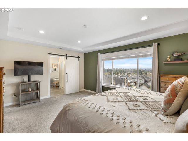 676 E WHITE OAK Ave, La Center, WA 98629