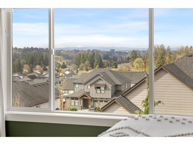 676 E WHITE OAK Ave, La Center, WA 98629