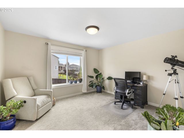 676 E WHITE OAK Ave, La Center, WA 98629