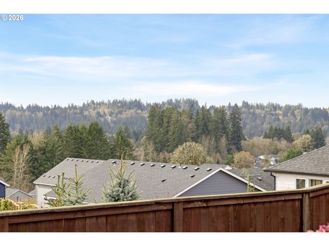 676 E WHITE OAK Ave, La Center, WA 98629