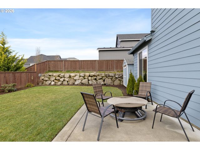 676 E WHITE OAK Ave, La Center, WA 98629