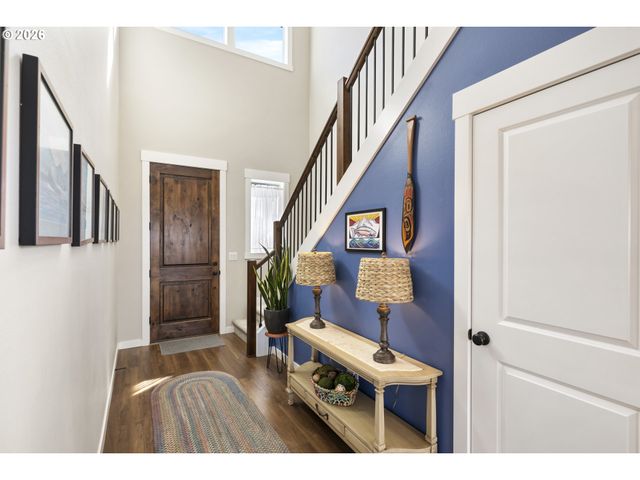 676 E WHITE OAK Ave, La Center, WA 98629