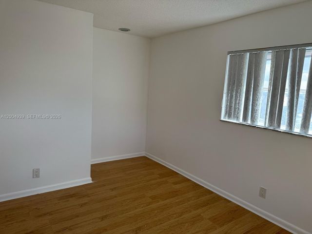 1880 N Congress Ave 302, West Palm Beach, FL 33401