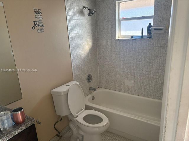 1880 N Congress Ave 302, West Palm Beach, FL 33401