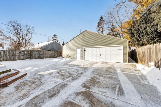 663 CHESTNUT STREET, Neenah, WI 54956