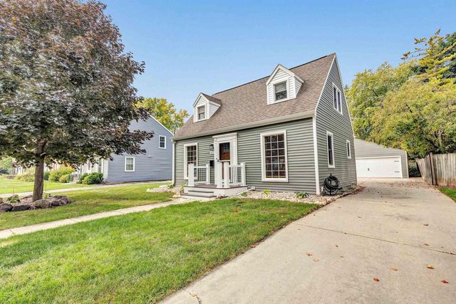 663 CHESTNUT STREET, Neenah, WI 54956