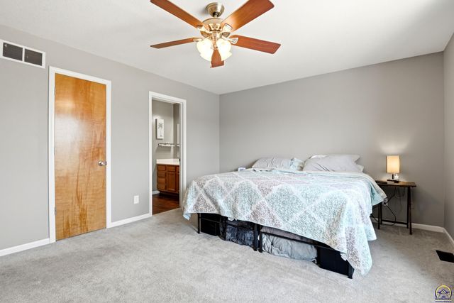 3832 NW Cherry Creek DR, Topeka, KS 66618